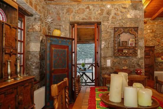 Villa Mariolata Stone House à Lílaia Extérieur photo