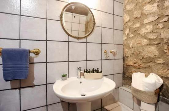 Villa Mariolata Stone House à Lílaia Extérieur photo