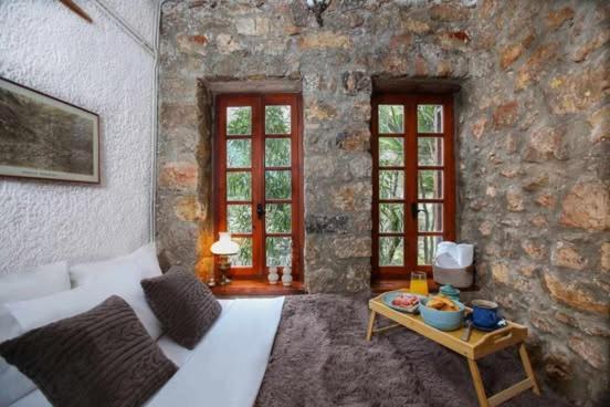 Villa Mariolata Stone House à Lílaia Extérieur photo