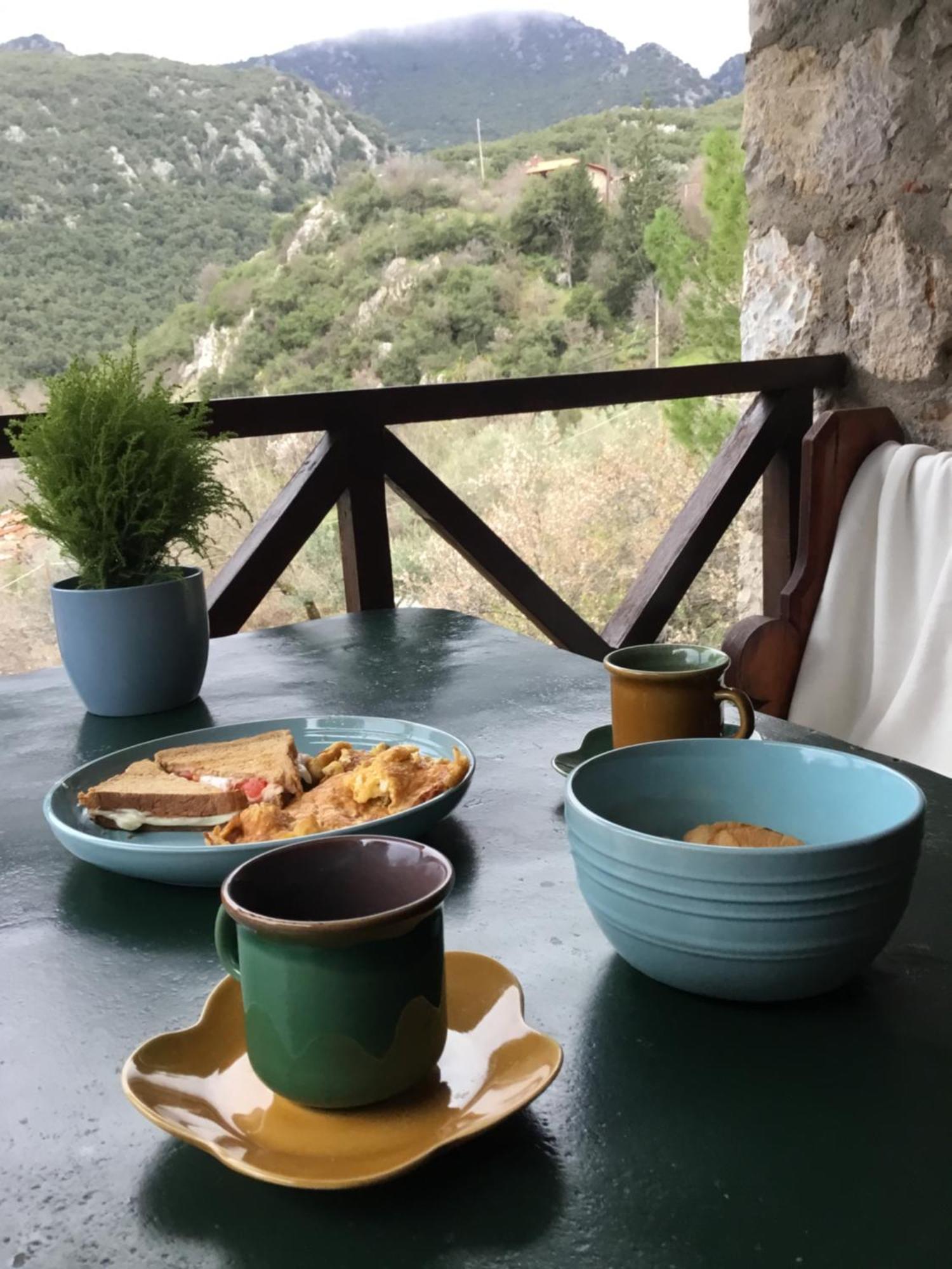 Villa Mariolata Stone House à Lílaia Extérieur photo
